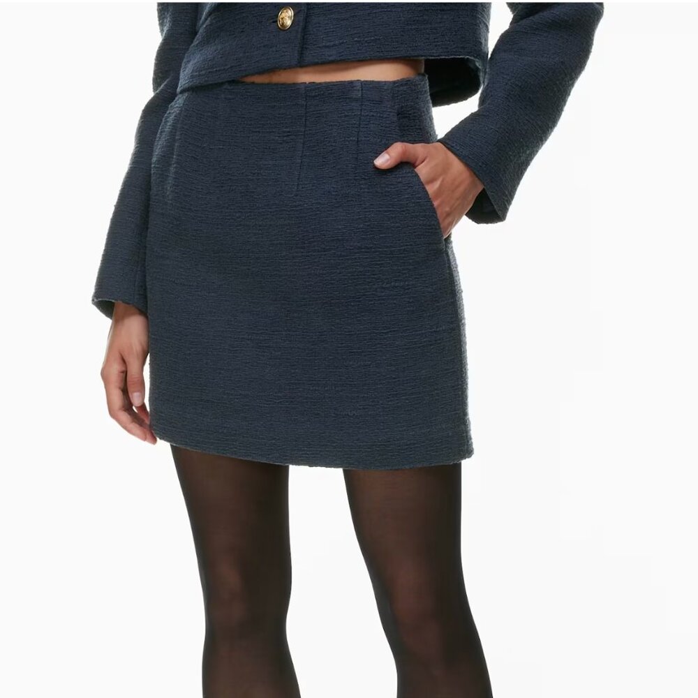 NWOT Aritzia Babaton Kinsley Skirt - A line mini skirt, NAVY SIZE 4